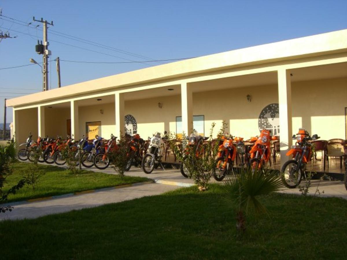 Motel Paris Dakar Selouane Bagian luar foto