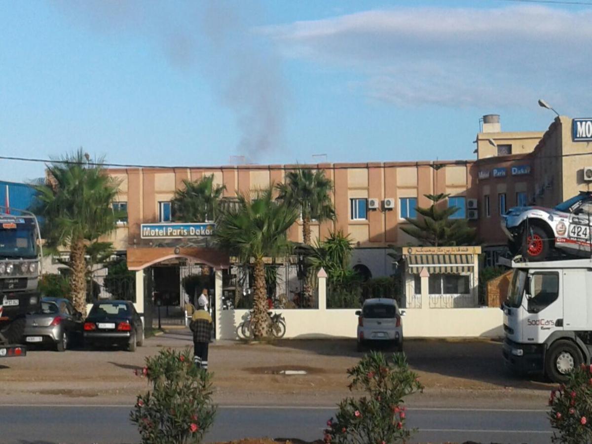 Motel Paris Dakar Selouane Bagian luar foto