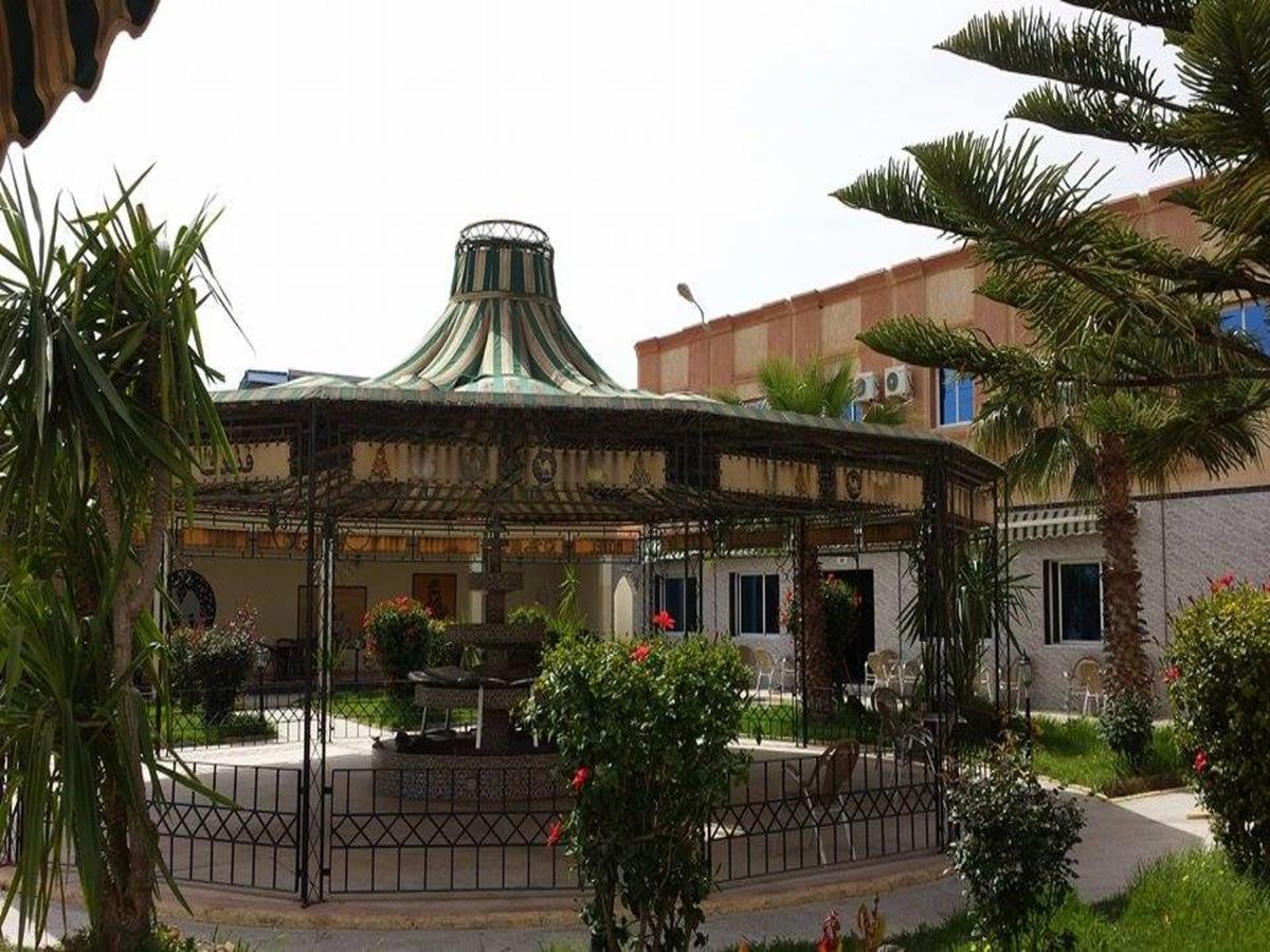 Motel Paris Dakar Selouane Bagian luar foto