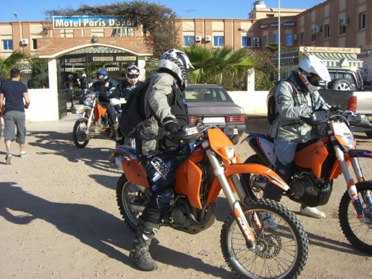 Motel Paris Dakar Selouane Bagian luar foto