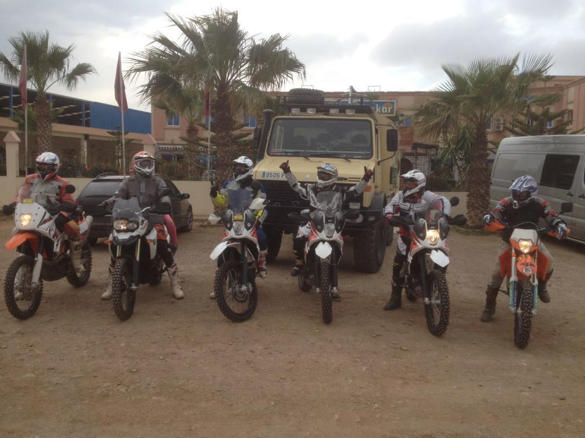 Motel Paris Dakar Selouane Bagian luar foto