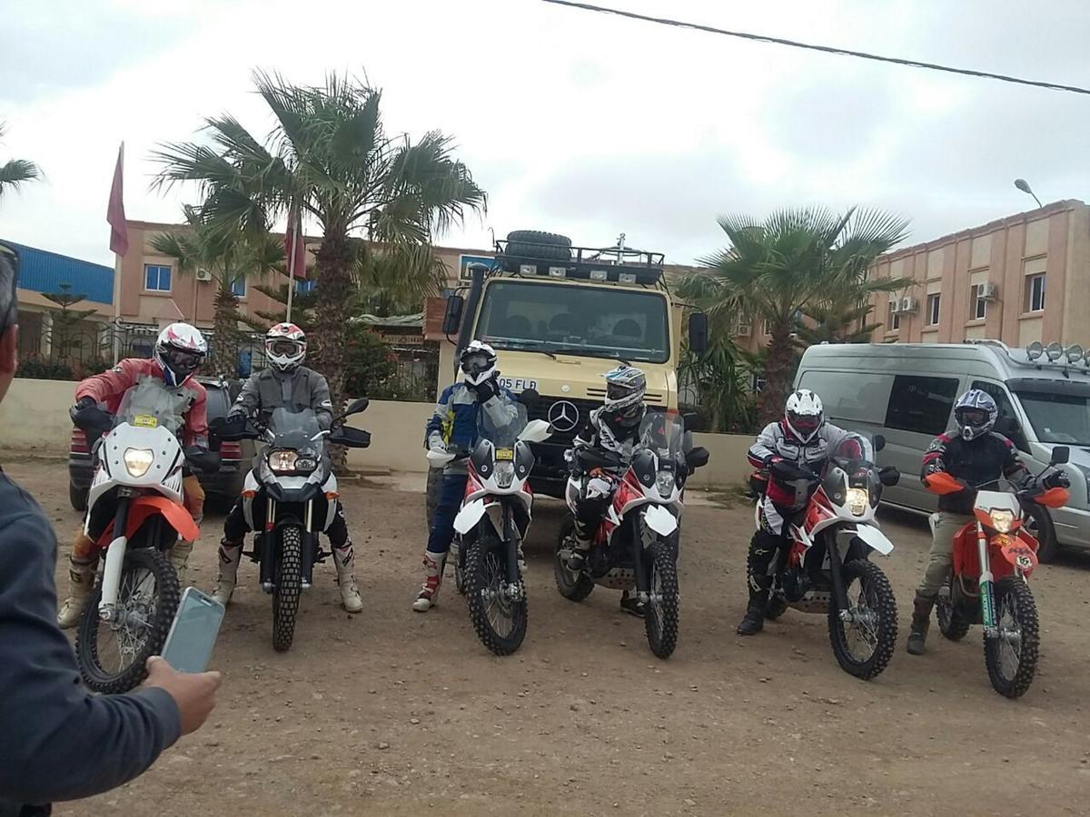 Motel Paris Dakar Selouane Bagian luar foto